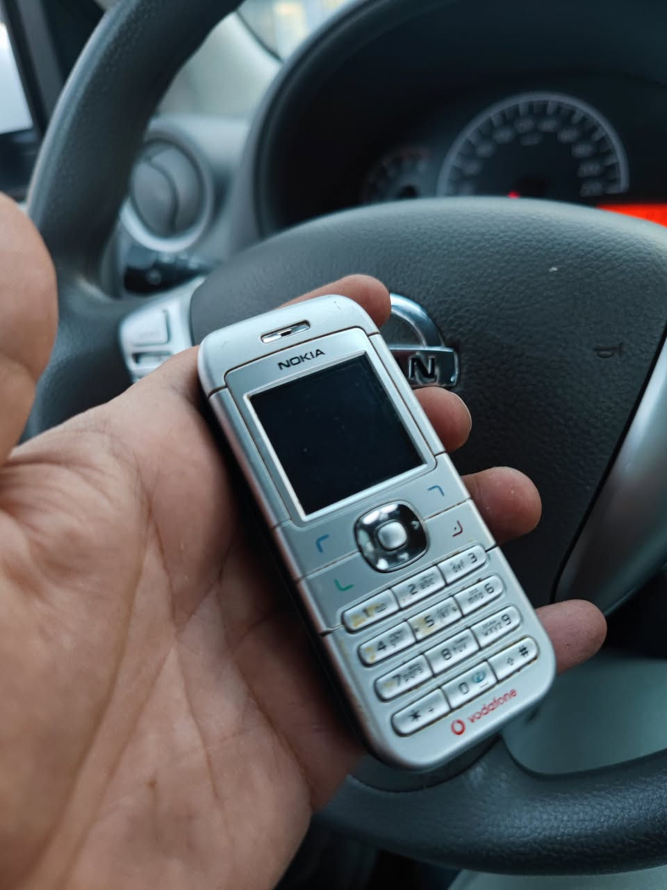للبيع نوكيا اصلي انيق كفر وبطاريه اصليه مكاني البصره يوجد توصيل للمحافظات 
***********
***********

