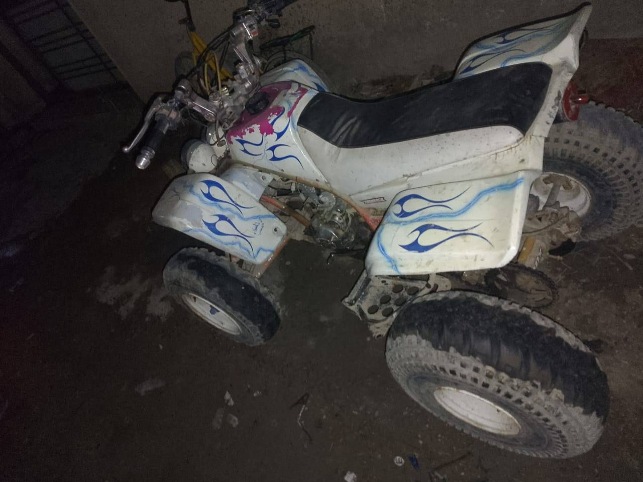 سلام عليكم دراجه رباعيه للبيع دراجه شغاله كامله مكينه بلادي مامفتوحه بس سترين مكسور سعر ٢٧٥وبيه مجال مكاني دوره *********** شلعه شك الكاع
