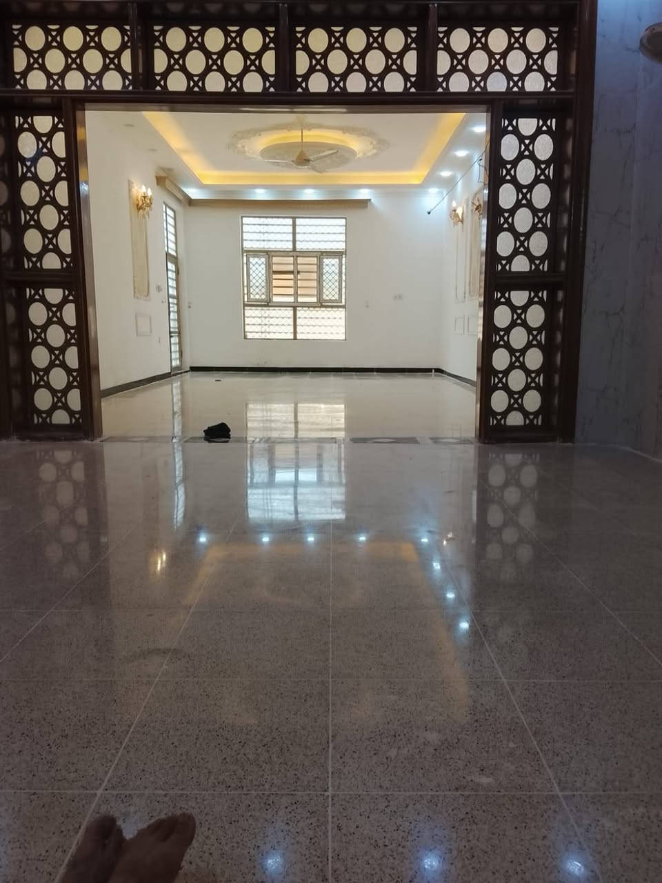 فراس ابو احمد الفتلاوي لجلي الكاشي ومرمر الطبيعي وتنظيف وتلميع كافة الارضيات ***********
