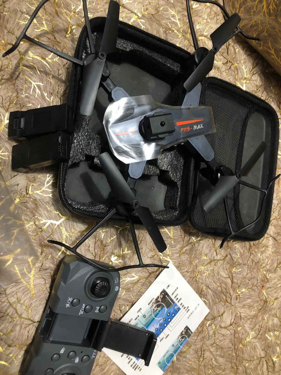 السعر:45 مع التوصيل بيها مجال شوية
المحركات: محركات برشلس (Brushless) قوية جداً، عمرها أطول ومقاومتها للرياح ممتازة مقارنة بالمحركات العادية.
نظام الأمان: حساس تجنب العوائق 360 درجة (يمنع الاصطدام بالحياطين تلقائياً).
الكاميرا: كاميرا مزدوجة (أمامية وسفلية) بدقة 1080p او 720 ماعرف مامستخدمها ، مع إمكانية تحريك العدسة الأمامية كهربائياً من الريموت.
الثبات: نظام Optical Flow للثبات في الجو (تثبت بمكانها بدون ما تنجرف).
البطارية: طيران يصل إلى 15 دقيقة لكل بطارية (3 بطاريات).
سهولة التحكم: إقلاع وهبوط بزر واحد، ووضع الـ Headless Mode للمبتدئين.
التصميم: قابلة للطي وتأتي مع حقيبة حماية خاصة.


**إذا كنت صاحب هذا الإعلان وتريد حذفه لأي سبب، رجاءا أرسل رسالة إلى الدعم الفني**