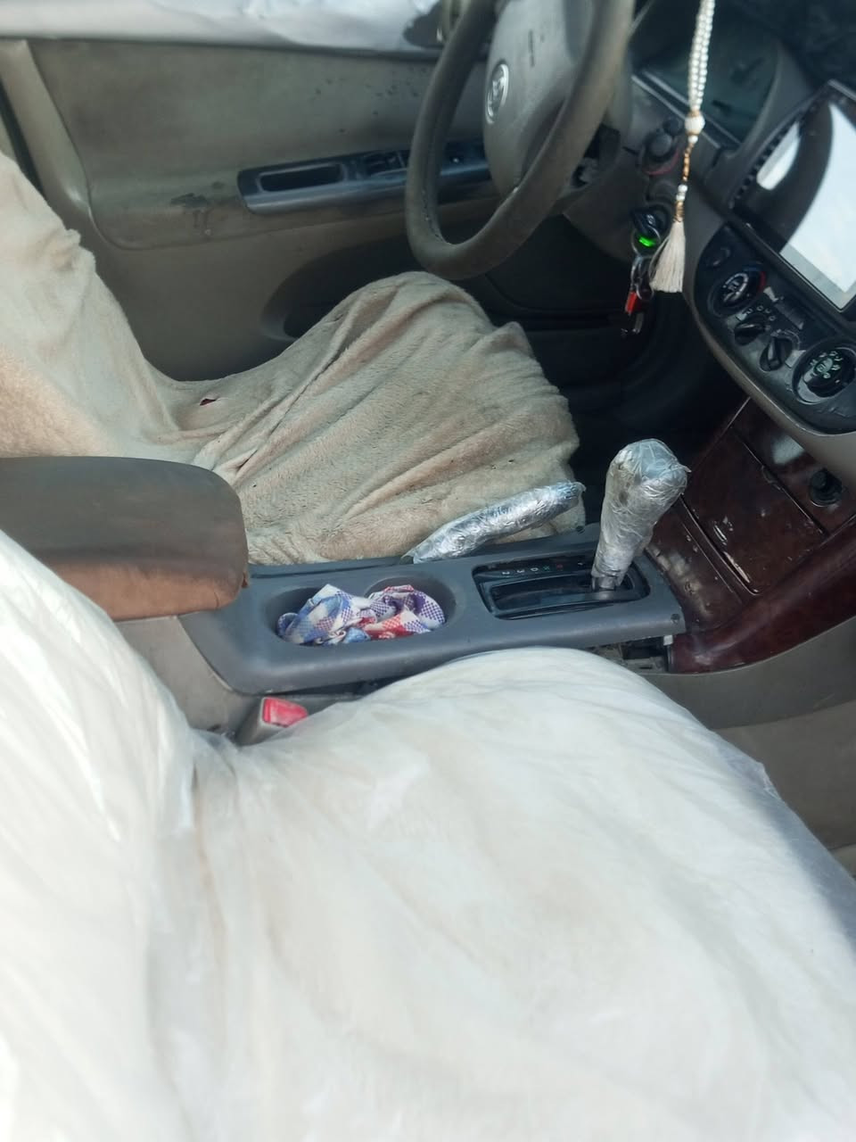 سياره للبيع كامري رقم بغداد مصبوقه صبق عام سعره 80بيه مجال ***********
