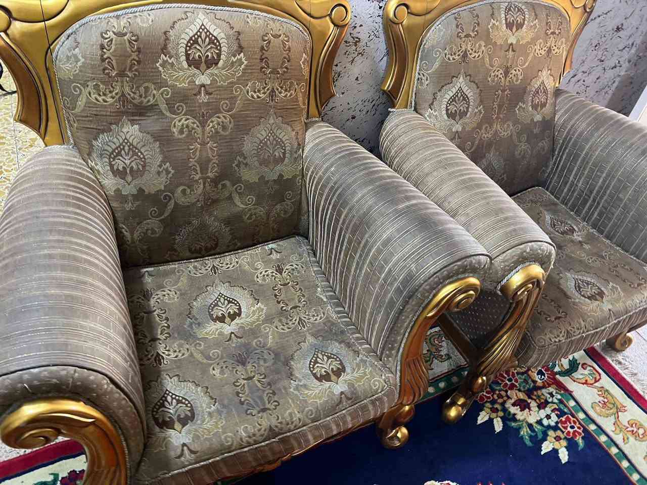 سلام عليكم تخم رئاسي 2كبار و4صغار ويا طبلات مكان شعب=سعر 500
***********
