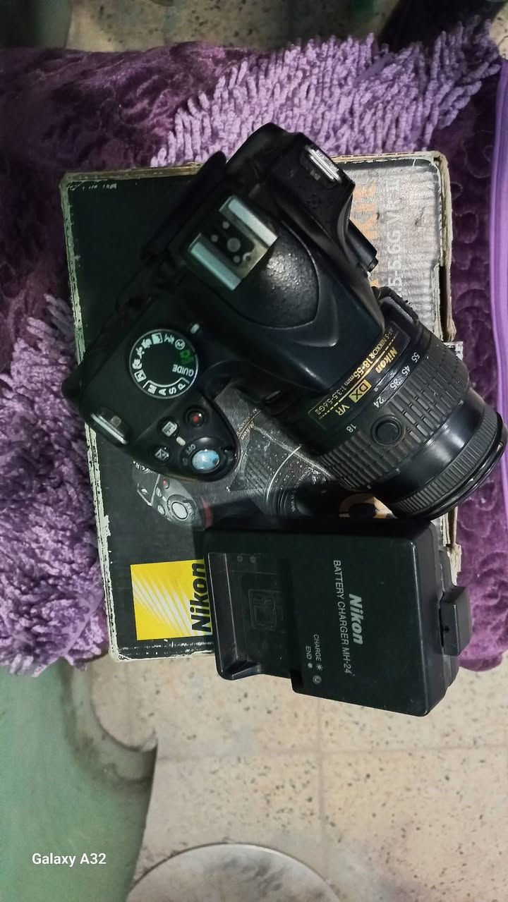 كامرة نيكون ٣٢٠٠ للبيع بسعر ١٥٠ الف توصيل موجود للاتصال ***********
