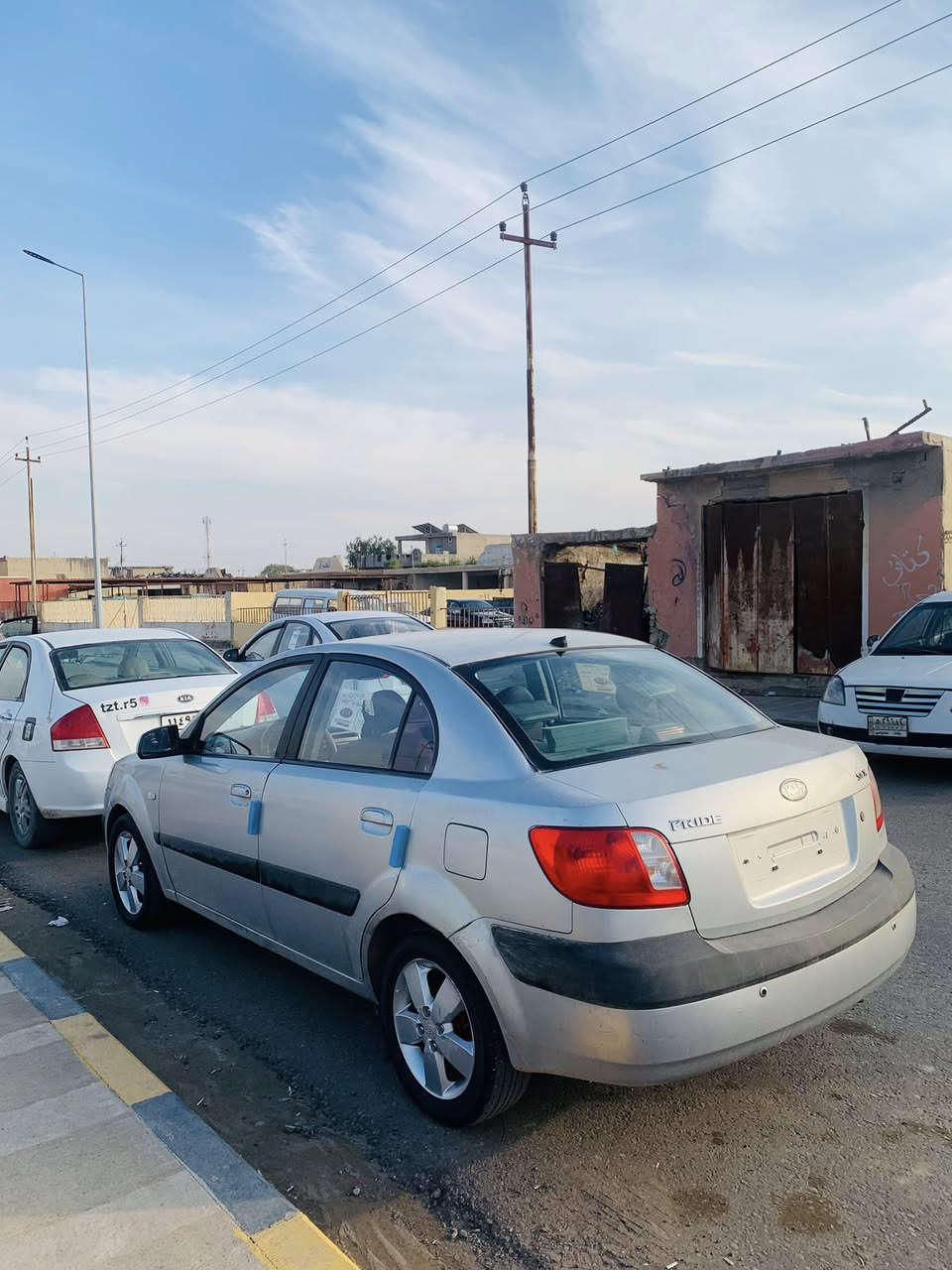 سلام عليكم 
كيا ريو موديل 2008
أدوات 
محرك20 كير تدفئه شرط
تحكم ستيرن 
صدر تايرات شرط
سياره بدون رصعات 
حيل حلو السعر 38 بيها مجال 
***********
