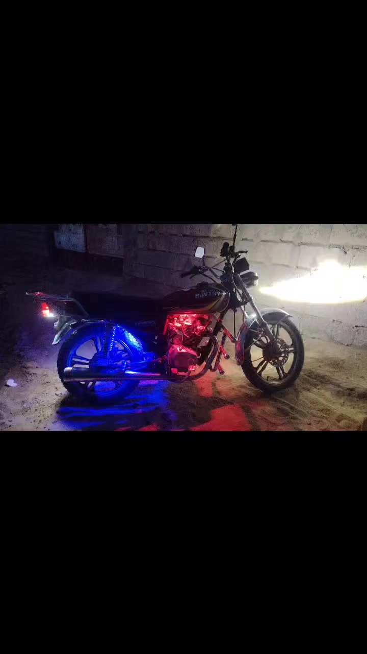 السلام عليكم  دراجة سيفان مديل 2022 محدث 2023 باب أول الوزن الثقيل 
مكفولة كفالة عامة ربع متصرف عليهة شرط محرك مامفتوح نشاط ورزانة فول  كهربائيات كلهة شغالة نكرة سلف دراجة كاملة علة وضع الشركة  السعر 550وبيهة مجال شي قليل رجائن المو شراي لاضلي يتصل ويراسل دراجة فول 
*********** موجود وتساب
