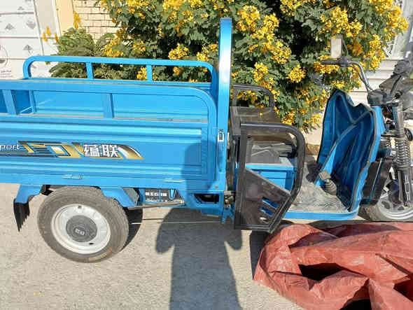 السلام عليكم ستوته شحن للبيع موديل 2025 جديدة استعمال شهر بطاريات 5 مشحونات وملحقاتها كاملة + تم تخفيض السعر الى مليون و300 الف مع المجال مستعجل عل بيع مكان كربلاء للاستفسار / ***********
