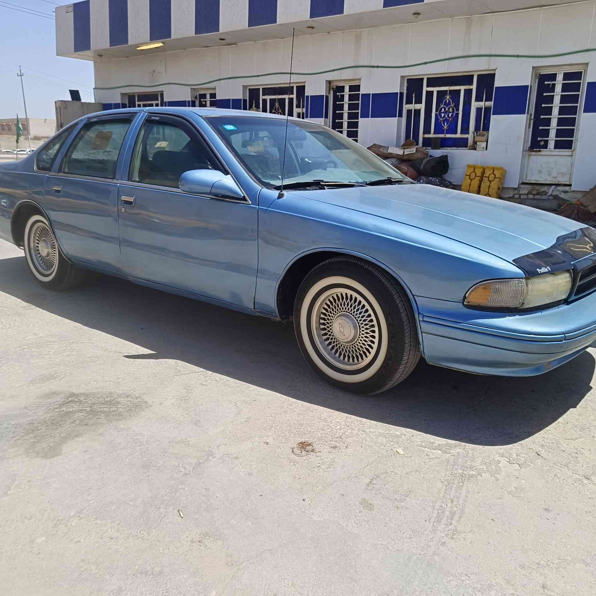 السلام عليكم 
دولفين1995مجول بلاد كير ومكينه شرط حداديه ممتازه تخم تاير جديد باتري جديد تبريد جديد كمبريسر كرتون شاشه على الدشبول تقفيل مركزي زنون عالي وناصي اصفر
رقمها ديالى مشروع وطني راعيها يمي تتحول باي محافظه
مكانها ناصرية ناحية الفضليه السعر 45
للاستفسار الاتصال ***********
