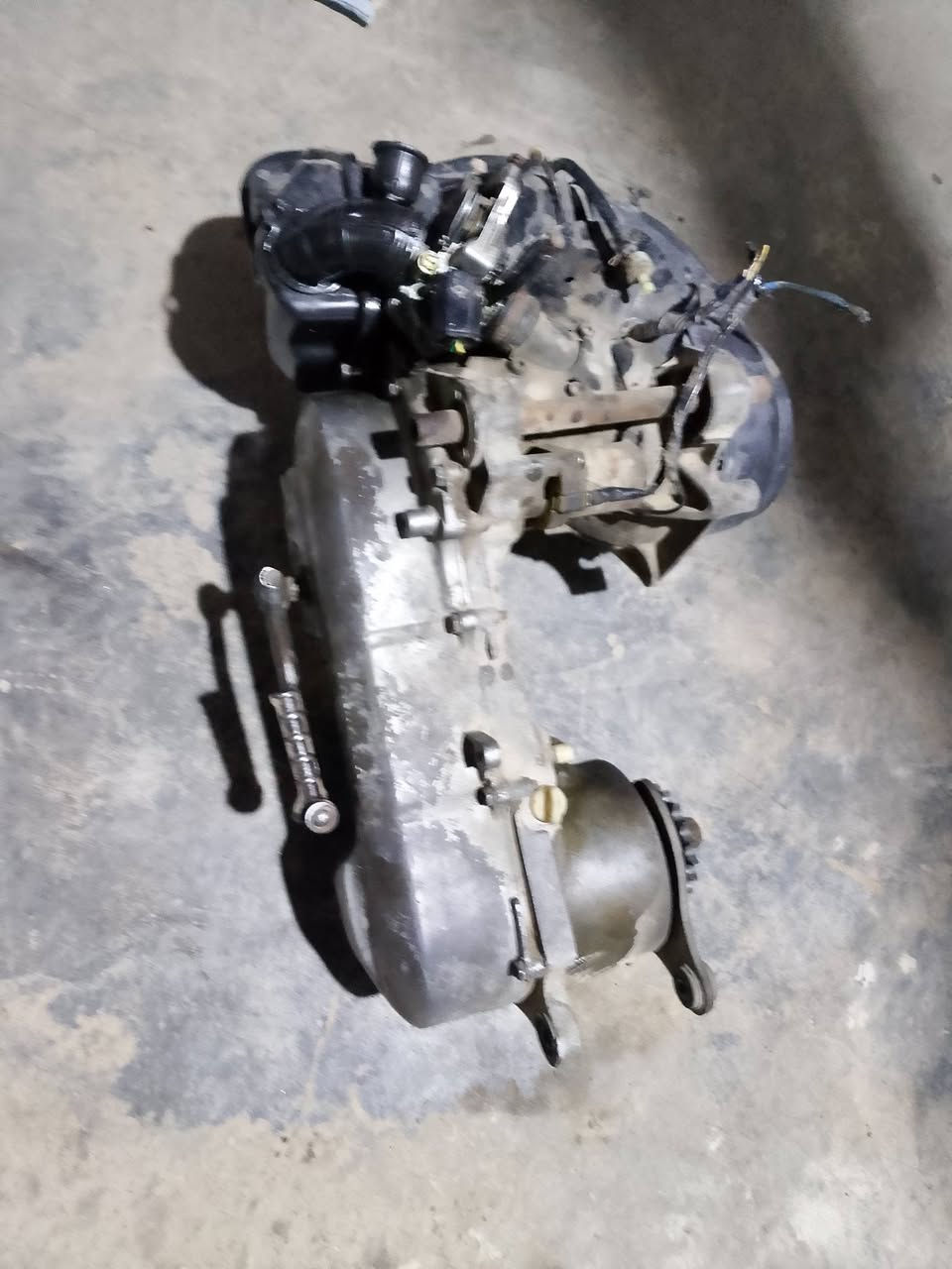 سلام عليكم  محرك دراجة تسعه للبيع حاوية المحرك كمل مكمل ما مفتوح بلادي حتة كلچاتهة بلاديه بس شده وشغل المحرك 80مو 60 مكاني بصره زبير الشراي خلي يتصل هذة رقمي ***********
