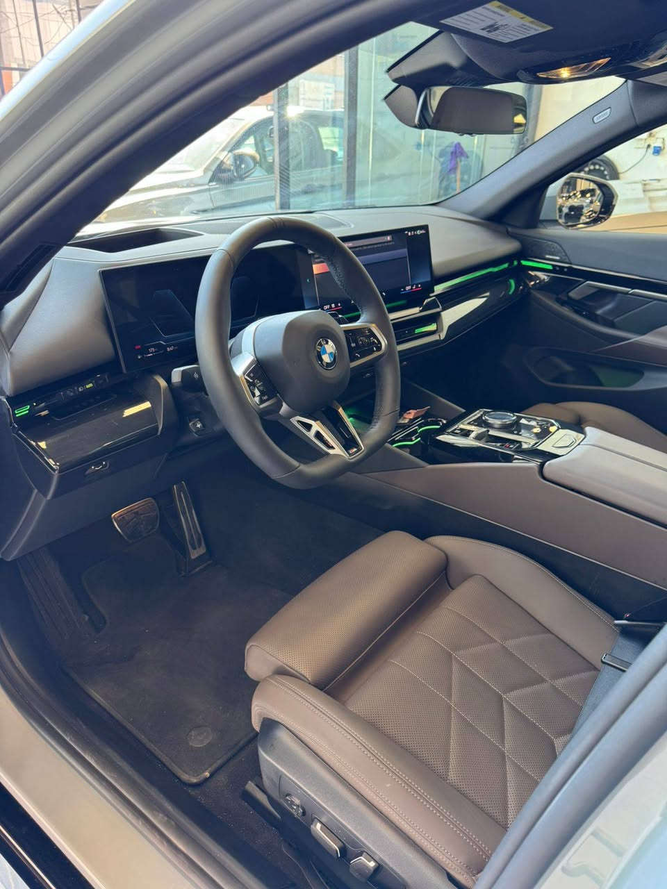 BMW 530i M-PRO BLACK EDITION 2026 
FULL OPTION 
Engine: V4 20-Turbo 🔥 
رقم کاتي
ماشي 16 الف
کلین تایتل// بدون صبغ 💎
دەعاعي ب دعامي شرط 💯
وارد امریکي 🇺🇸 
داخل قهواي بیلادي 🤎 
M-PRO X-DRIVE 
سعر 625 ورقة بي مجال 
📍مکان سیارة اربیل 
360 درجة کامیرە حەساس رادار, شغال, داتاشوو, سلایت, HARMAN KARDON 
~~~~~~~~~~
0751-2004-377
0772-818-6453
~~~~~~~~~~
BMW 530i M-PRO BLACK EDITION 2026
FULL OPTION 
Engine: V4 20-Turbo 🔥 
ژمارە کاتی 
16 هزار روشتووە 
کلین تایتل// بێ بویاغ 💎 
دەعامی بۆ دەعامی بە شەرت 💯
وارد ئەمریکی 🇺🇸 
داخل قەهوای بیلادی 🤎
M-PRO X-DRIVE
نرخ: 625 و مەجال
📍شوێن هەولێر 
360 دەرجە کامیرە حەساس رادار, شەغال, داتاشوو, سلایت ... أربيل, العراق


**إذا كنت صاحب هذا الإعلان وتريد حذفه لأي سبب، رجاءا أرسل رسالة إلى الدعم الفني**