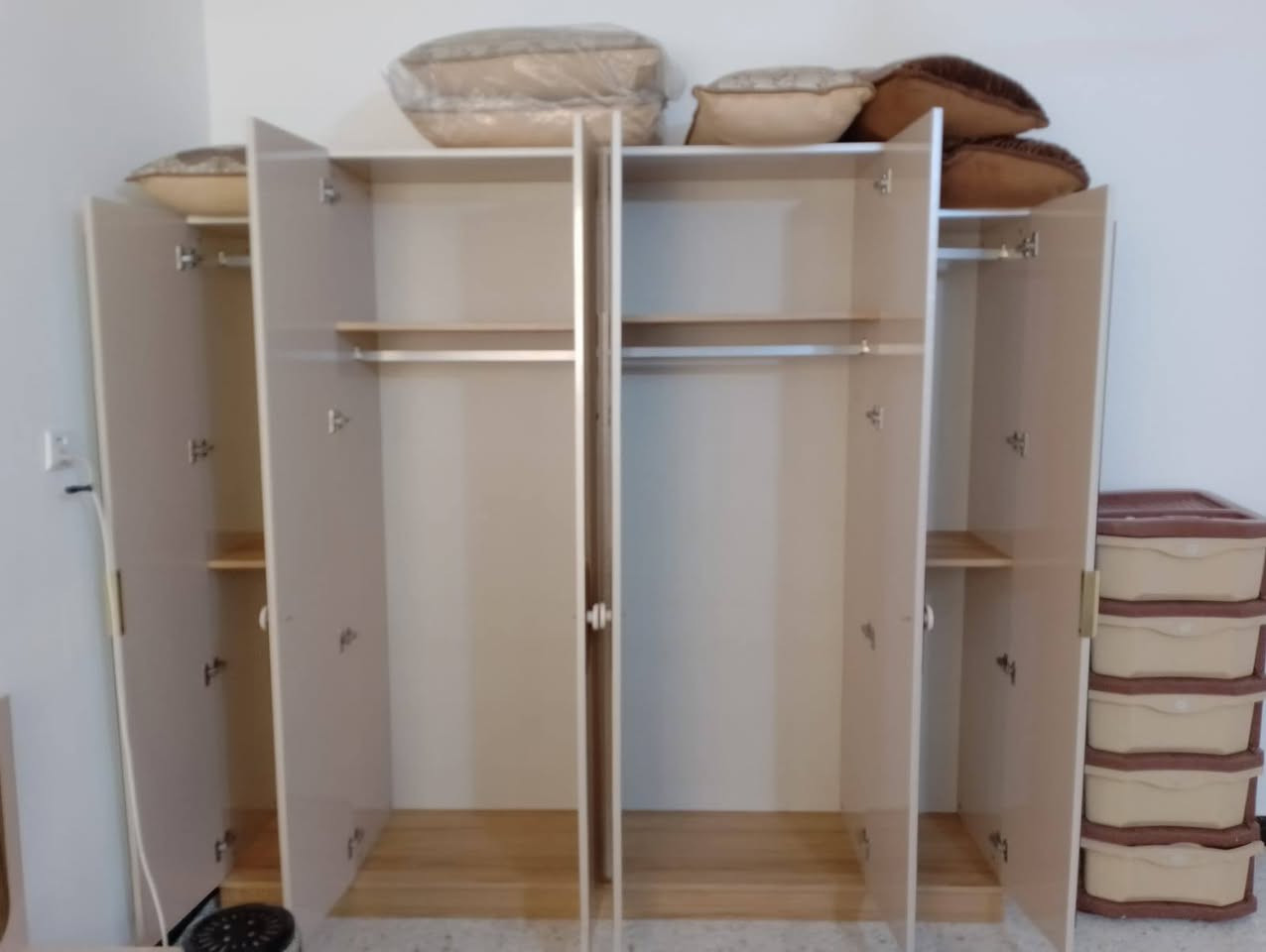 غرفه نوم جديده ما مستعمله ابد سعر 800 وبيه مجال ‏ اي ستفسار تصال على هذه رقم‪***********‬‏
