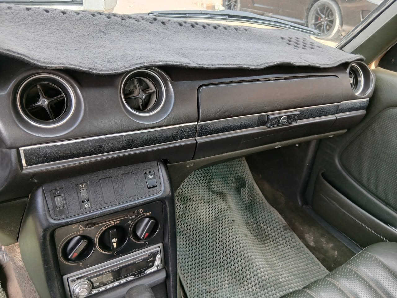 سلام عليكم هاي الحلوة مكفولة من كلشي بلادية على طولها كُل عيب وملاحظات مابيها مكينة وگير جدد بلاديات وأذا اكو مراوس مو مشكلة بعد الرؤية مكاني بغداد الشعب 
***********
