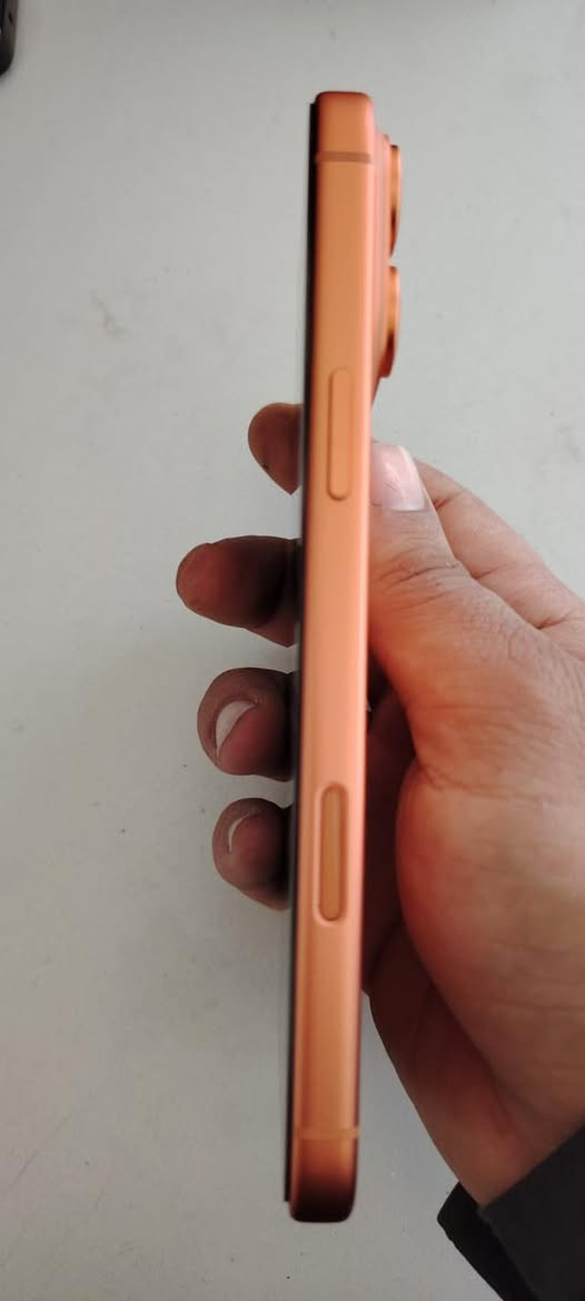 السلام عليكم ايفون 17 برو ماكس شريحه الكترونيه ذاكره 256 استعمال لمدة 4 ايام مشحون 10 مرات فقط نضيف جدا جديد مابي اي شخط مكفول ضمان سنه وكاله على الفحص كل غراضه كامله السعر مليون و800 الف 
   مكاني بغداد السيديه


**إذا كنت صاحب هذا الإعلان وتريد حذفه لأي سبب، رجاءا أرسل رسالة إلى الدعم الفني**