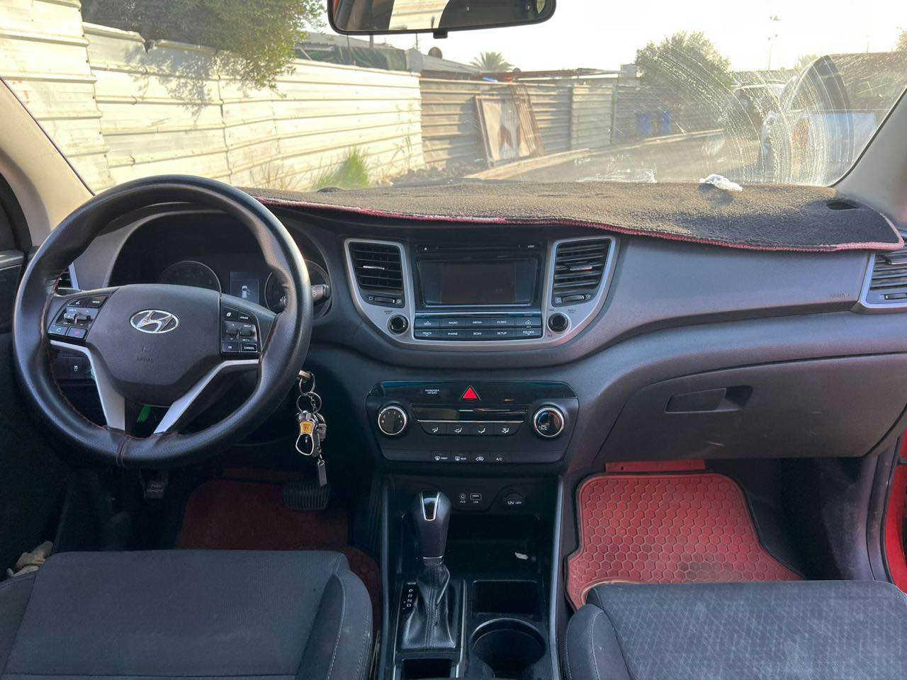 سلام عليكم توسان 2017 رقم بغداد بسمنا رقم جديد 
كير مكينة كفالة 2000 حادث السيارة جاملغ وبنيد فقط بدون لا لغد ولا شواصي مكفولات السيارة مابيهة اي نقص 
السعرر 155 وبيهة مجال للستفسار *********** بغداد, العراق
