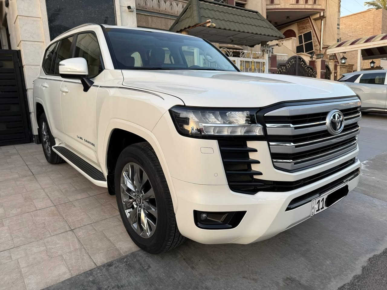 السلام عليكم
بيع  او مراوس مع  باترول شكل جديد 

لاندكروز    ٢٠٢٤   GXR   تيربو 
 (((   ماشيه   ٥   الاف  فقط    )))
محرك                  ٣٥٠٠        تون توربو    

ضمان شركة ساز  ٣  سنوات  او  ١٠٠   الف كيلو متر 
ضمان     السيارة      يخلص        سنة     ٢٠٢٨  
 
 صيانة مجانيه و تغيير زيت وفلتر مجاني    

السياره  رقم   بغداد      السنويه  بسمي صارله يمي   ((  سنه  ونص ))
السياره واكفه بالكراج  واستخدام كلش قليل 

مكفوله من كلشي لا صبغ ولا بارد ولارصعات ولا تكحيل  ولا دبل كود حتى الجام مكفول من الكسر والفطر
مكفوله من چكت الايره

مواصفات 
---------
-محرك  ٣٥٠٠   تون توربو
-سلايد روف
- الكشنات كهرباء  
-كشنات تبريد 
-كشنات خزن ميموري
-تشغيل عن بعد + دخول ذكي 
هاندبريك بصمه + اوتو هولد 
-كشنات جلد
- لايت   لد 
-بك لايت خلفي لد
-شاشة لمس حجم كبير قياس   ١٢.٣  بوصة
-كامرة دوارة اصلية
-رادار خلفي
-حساسات امامي خلفي
-شاحن موبايل وايرلس
-ثلاجة
-ثلاث وضعيات للقيادة ( رياضي - اعتيادي- اقتصادي)
-جنطة كهرباء
-سستم ايرباكات
-فور ويل  وانظمة تركشن ودفلوك ونظام زحف
-فول تحكمات ستيرن
-نظام صوت سماعات   JBL
-شاشات خلفيه
-بروجكتر
-زراك لايت
-بصمه عدد ٢

وبقية المواصفات المعروفه في فئة  GXR  تيربو
وكل عدته وكتلوكاته وارضياته  وسماعاته  بالباكيت ما مفتوحه ولا مستخدمه

المكان  بغداد / الحارثيه   
للاستفسار       ***********
السعر   ((  ٧٥٥    ورقه ))

//////ملاحظه  /////
---------------  
اخوان نفس مواصفات سيارتي بالضبط 
سعر الزيرو  ٢٠٢٥  بشركة ساز    ١٢٧   مليون   دينار
تطلع بالدولار    ٨٢٠    ورقه    تقريبا 

المحرك   التيربو    اغلى  من   المحرك العادي بالشركة  ب    ١٠٠   ورقه  

اني سيارتي حاله حال الزيرو ومكفوله من كلشي 
وعارض بسعر مناسب لان اريد ابيع ولشراي خلي يتأكد من الشركة قبل ما ايخابرني
