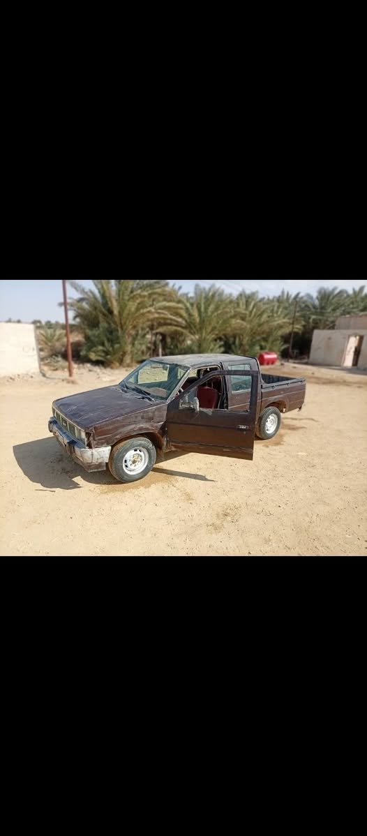 السلام عليكم نيسان موديل 1991
مكفواله كفاله عامه 
محرك بيه بخار بدون تنقيص 
وتحويل ثاني ايوم 
***********

