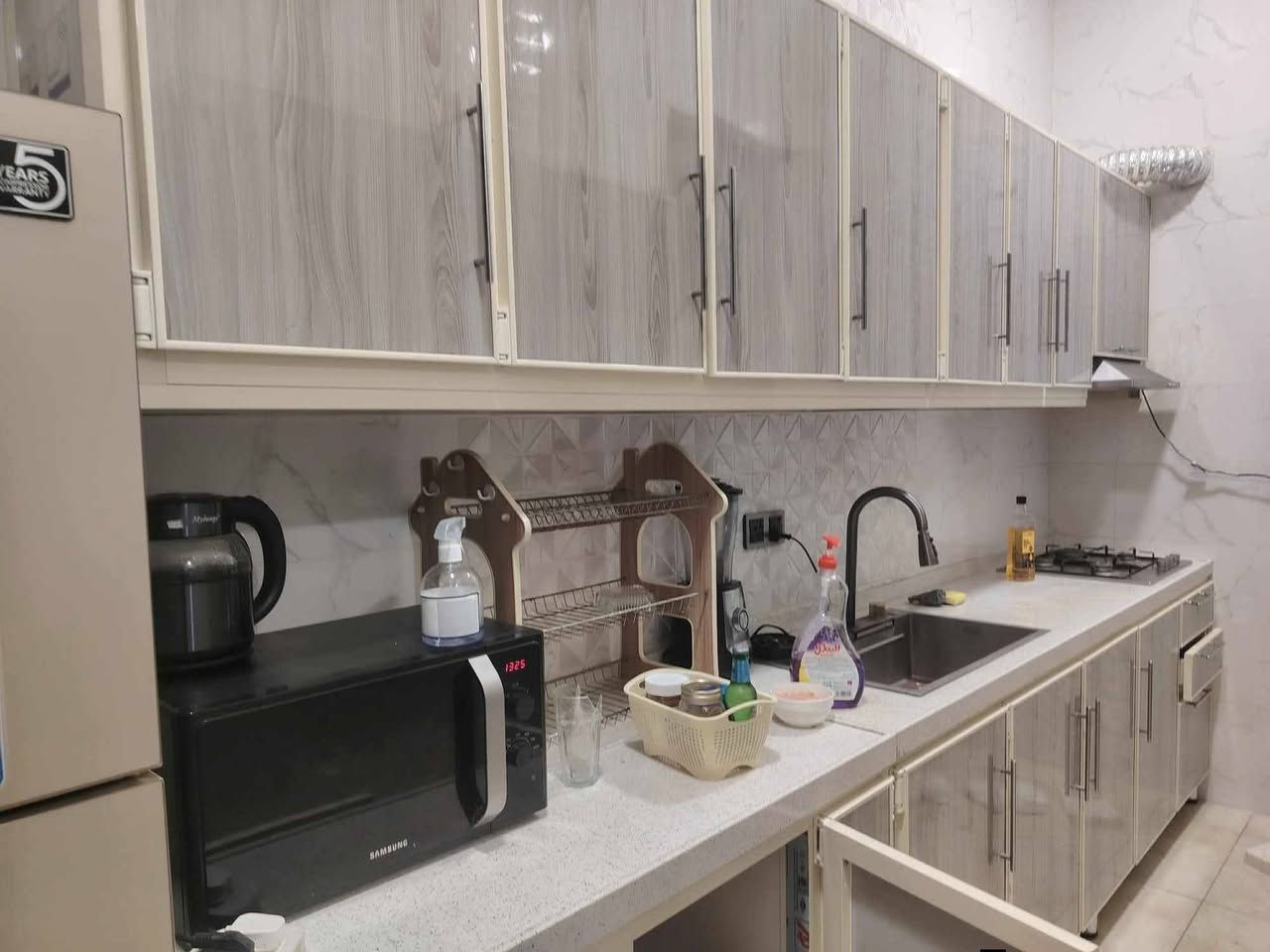 كاونتر تزكام القوي مو سوكي مستخدم اقل الشهر مو اكثر مسوينه ب3ملاين ونص وياه طباخ مصري أحدث طباخ وياه سنك سل ستيل الأصلي وياه مرشحه وملحق اضافي عدنا انتقاله نريد نبيعه ب مليون و٧٠٠ فقط مال مستعجل وبيه مجال حك الجيةة


**إذا كنت صاحب هذا الإعلان وتريد حذفه لأي سبب، رجاءا أرسل رسالة إلى الدعم الفني**