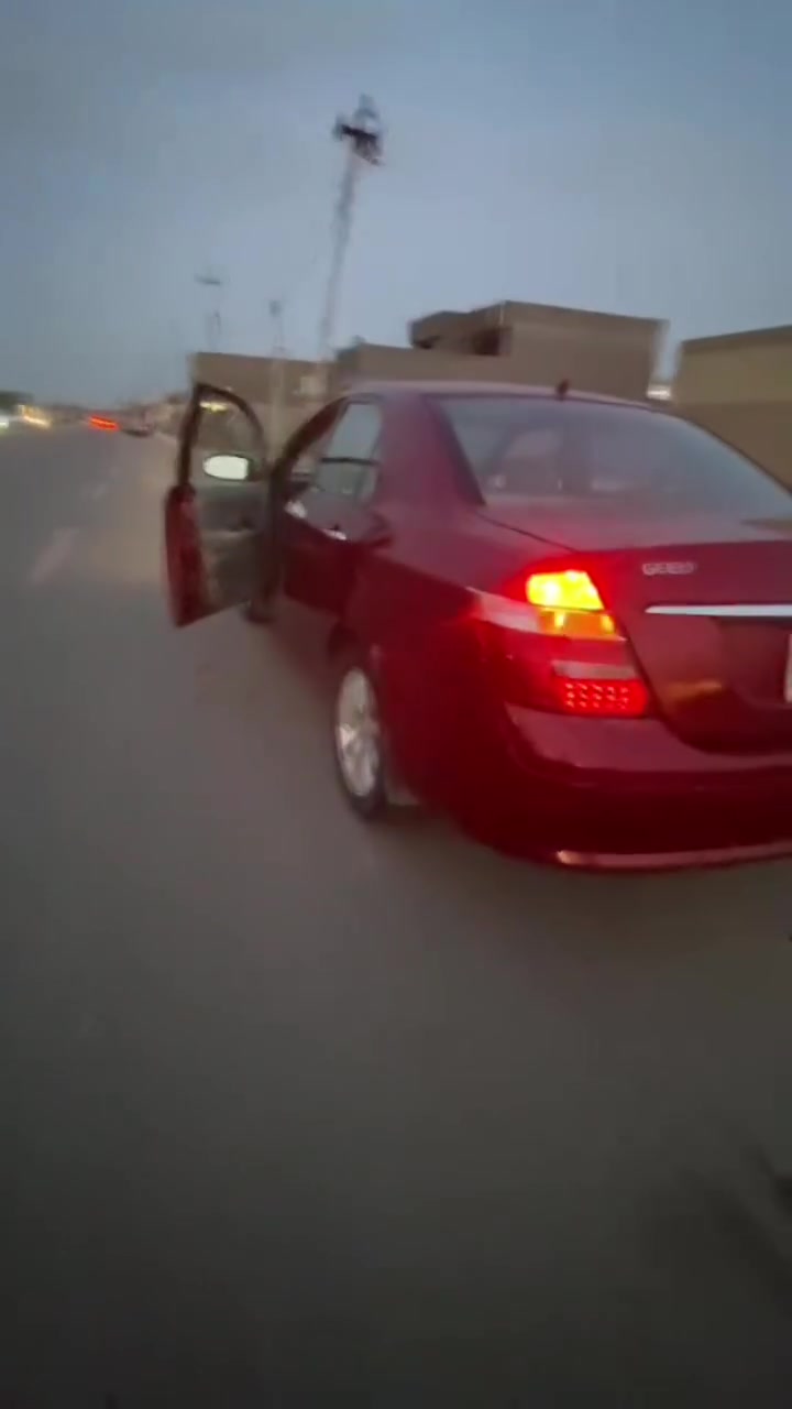 سلام عليكم
جيلي موبل موديل 12رقم بابل 
مكينه كير خير من الله كهربائيات 
كلهة شغاله /***********
