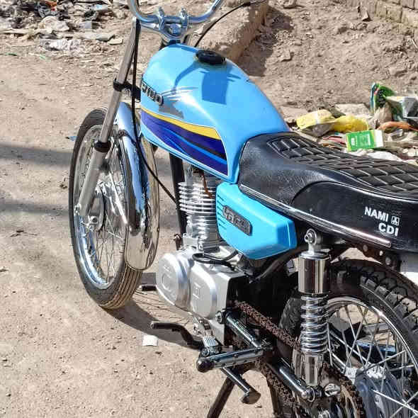 سلام عليكم
دراجه للبيع
2025 أوراق اصولي
مكينه خير من الله
شلعهه تخبل
دراجه حلوه وجاهزه
سعر 800 وبيه مجال
مكاني رفاعي 
***********
