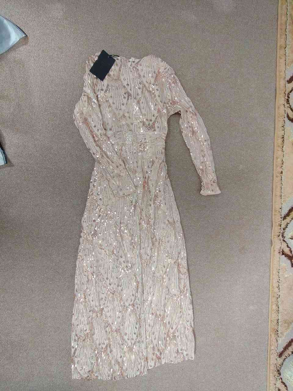 فستان مناسبات امزون ماركة 
قياس S


**إذا كنت صاحب هذا الإعلان وتريد حذفه لأي سبب، رجاءا أرسل رسالة إلى الدعم الفني**