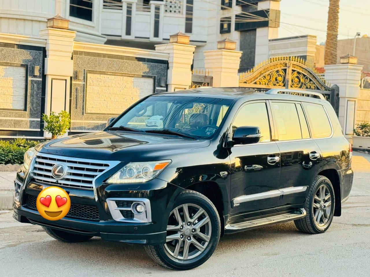 السلام عليكم للبيع لكزز2013.    بريم
رقم بغداد بسمي هزه وفحص جديده 
وكاله بريم  ملاحضة     فقط بس جملغ الخلفي صبغ  نصف الباقي كفاله 
جديده وعلى ايدي 

معروضه 368 وبيها مجال 

رقم الهاتف ***********

مواصفات فول 1/1
فتحه سقف 
هيتر كشنات 
داخل قرميدي 
كشنات جلد 
كشنات كهربائي 
تحكمات ستيرن 
ستيرن كهربائي 
كشنات حار باردً
ردارات جوانب 
5 كامرات 
5 بصمات 
تحديد مسار 
شاشه جبيره 
جكات تصعد تنزل 
انضمه قياده سبورت ايكو 
فور ويل 
تخم تاير 
تبريد مركزي 
شاشه لمس 
مري كهربائي 
دخول ذكي 
DVD سقف 
صندوق كهربائي 
ثلاجه 
لايت زنون اصلي 
كشنات وستيرن خزن 

رقم الهاتف ***********
