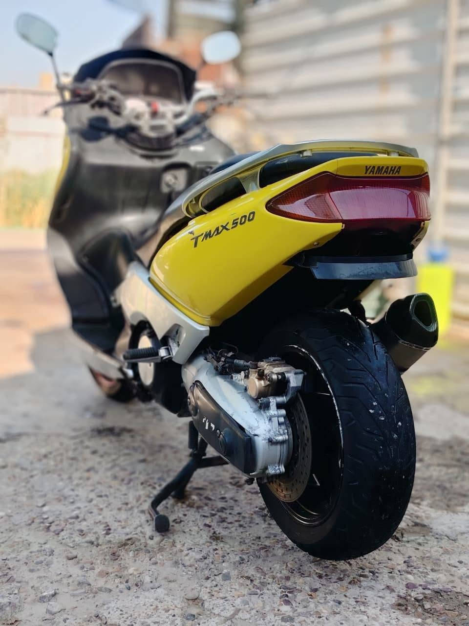 سلام عليكم Tmax500
تايرات زوج جددد عليها إدامه كامله
مكينه مكفوله جيب فيتر وتعال 
كهربائيات جاهزه صالنصه كاربون جديده 
ماشيه 38 دراجه شوفت عينك نضيفه بمعنا الكلمه 
السعر 18بيها مجال مكان بغداد التاجي جسر المثنى
***********
