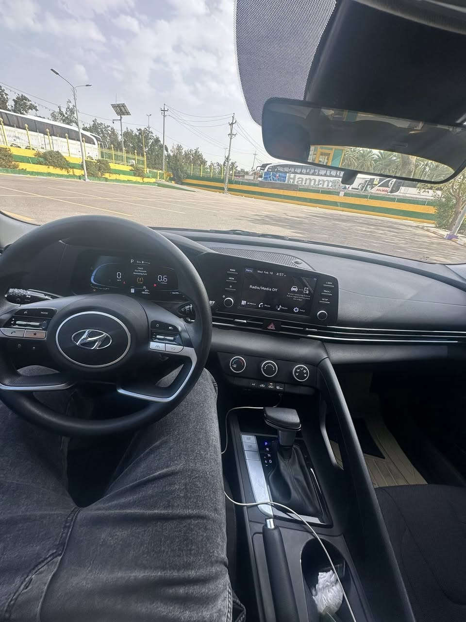 سلام عليكم الانترا موديل 24 ماشيه 18 حادث جاملغ وبنيد بدون دواخل السياره بدون ارقام 
السعر. *********** 
مكاني. بابل حله
