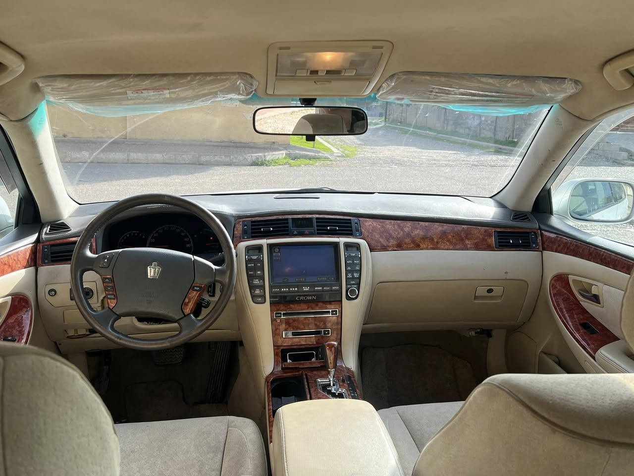 شاهينة موس موس ٢٠٠٥
٢دوكمة مةكينةوگةورةگيرگةورة 
ناوزةرد شاشة كاميرا بةسمة 
جال و شوخت قوباوي نية سةيارةكة  
جركةتيانية. 
تةبريد سارد كةرم لةكةل سلف. 
٢بارجةبوياغ ١بةلة بوياغ  ئةوربا 
سعريش ٦٤ مجال كةم 
***********
