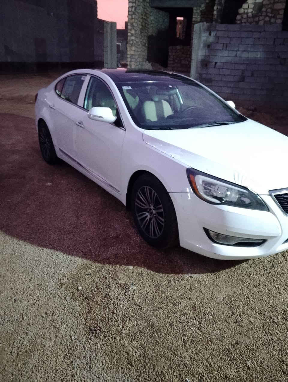 سلام عليكم للبيع كيا كادنزا 2011 خليجي فول مواصفات عده البصمه رقم اربيل الدولي تريد تحويل تريد وكاله سياره شرط جديده داخل وخارج احلى من الصور مكفوله عده البنيد فقط بي صبغ سياره جاهزه مابيهه نقص برغي السعر 120 وبيهه مجال مكان الرمادي رقم الهاتف ***********
