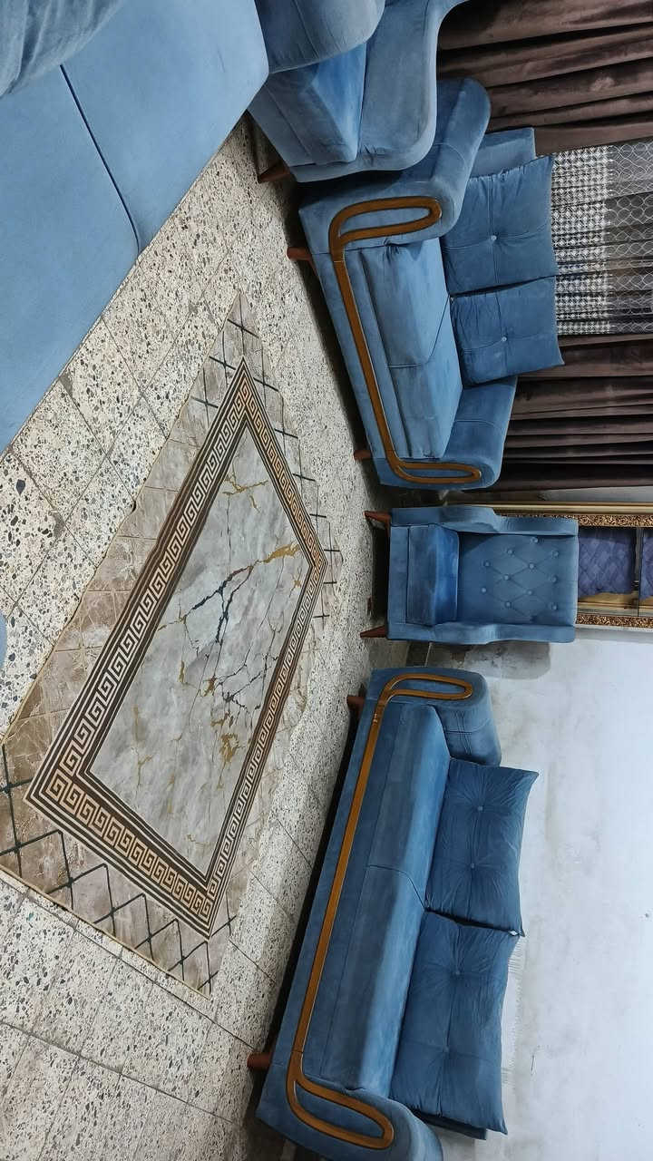 تخم 10 مقعد💺 أخو جديد أي ضرر مابي سعر 250 بي مجال مكان لبياع   *********** يوجد واتساب
