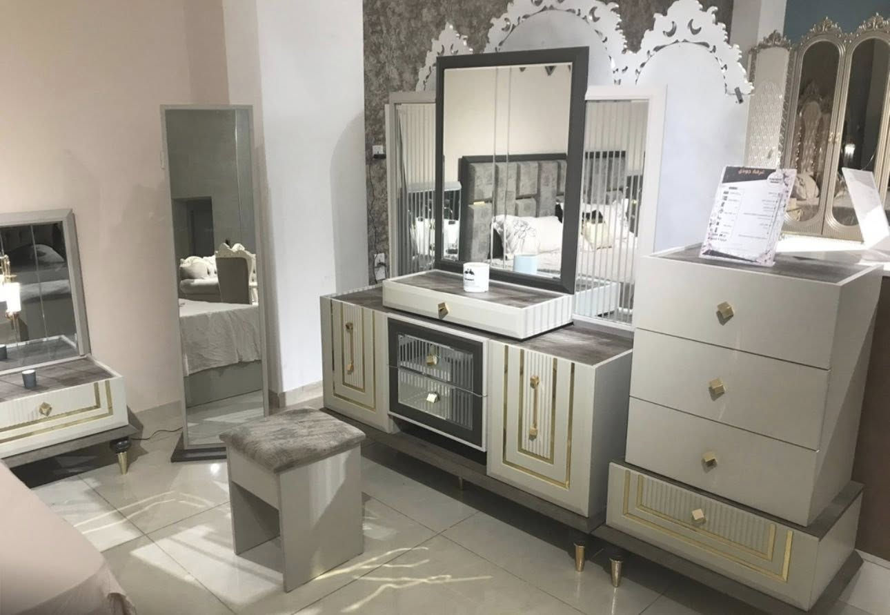 للبيع تركية درجة اولى مشتريها بسعر 2000 دولار استخدام قليل جدا السعر 1200 دولار للاستفسار ***********
