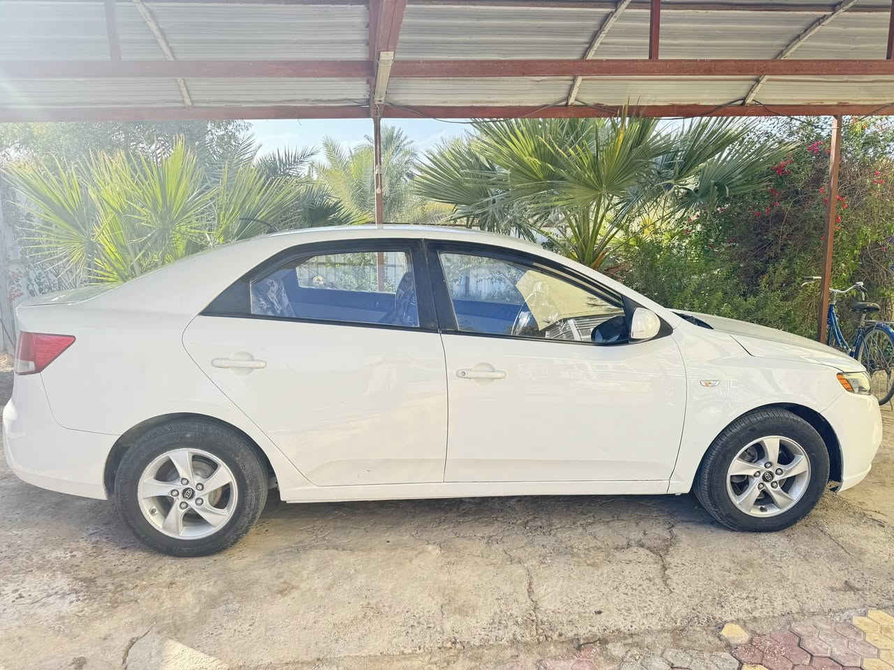 السلام عليكم 
سيارة كلللللش حلوى ونضيفه وبسعر مناسب 
فورتي 2009  مكينة 1600
بيها 3 قطع صبغ والعتب سيارة حييل حلوة ونضيفه 
رقم كربلاء  السعر 79
مكان السيارة كوفة
***********
