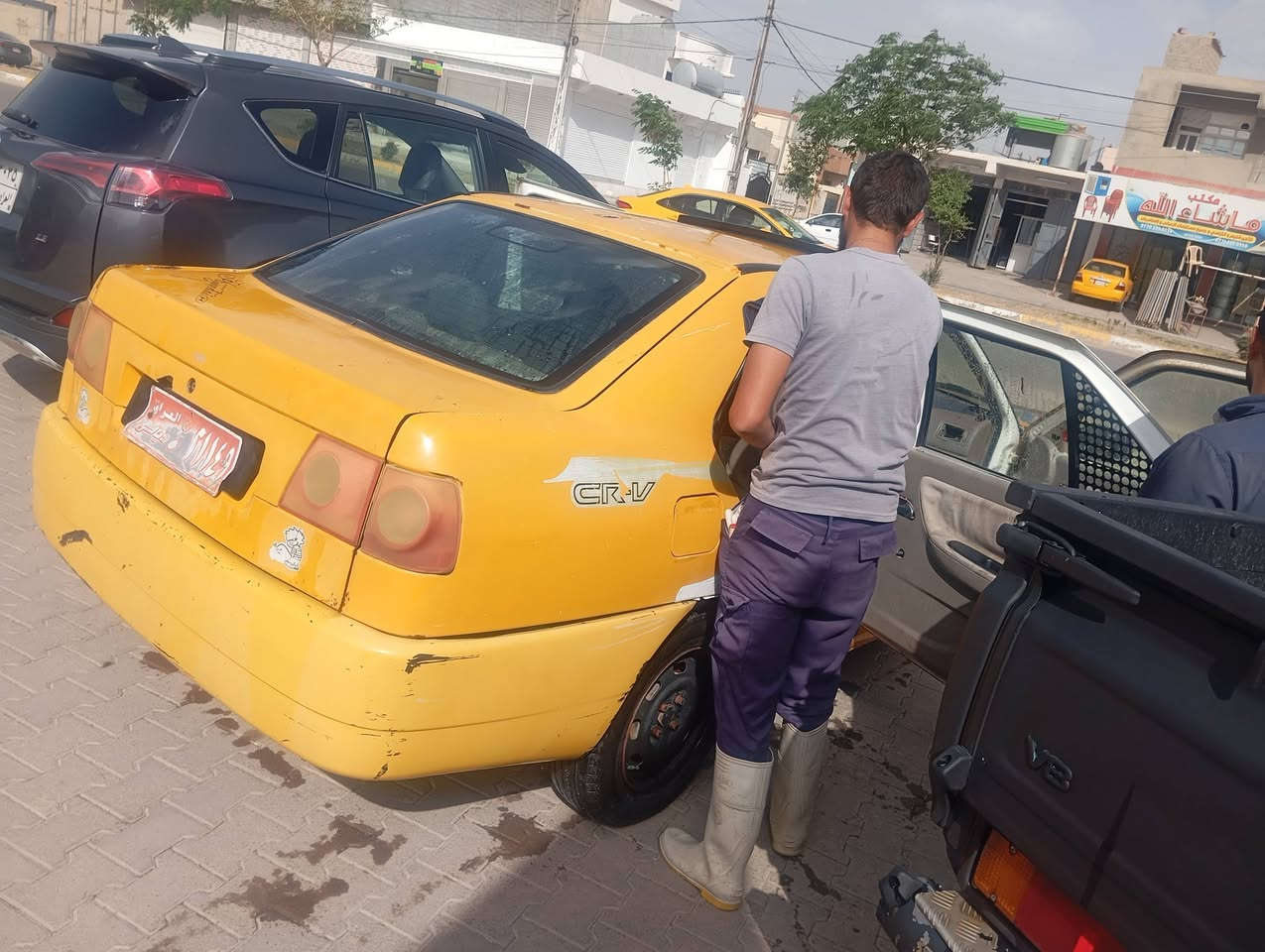 سعرها 6اوراق سياره مال روحه جيه شقاله مكينه زينه مكانها كركوك بيع فقط سعر نهائي غفل 6اوراق لاتعبني ولاتعبك فلوس موطور***********
