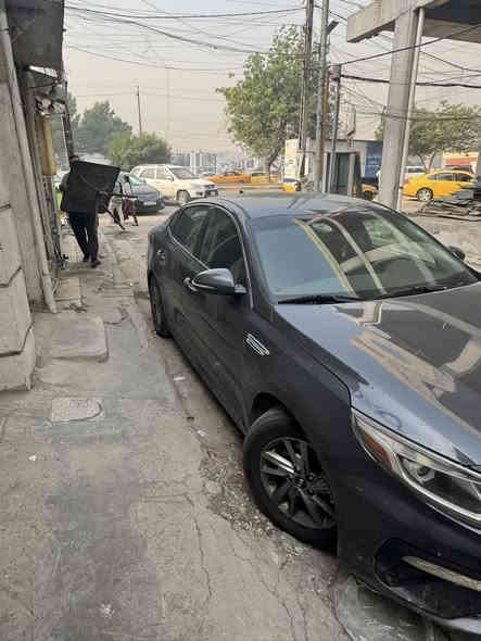 كيا اوبتما 2019  رقم اربيل القديم وارد امريكي حادثها جاملغ و نص باب جانبي سياره بيها ملاحضات بسيطه بالكشر. سياره fe. 
ماشيه 85 
السعر 128و بيهد مجال بسيط 

***********
