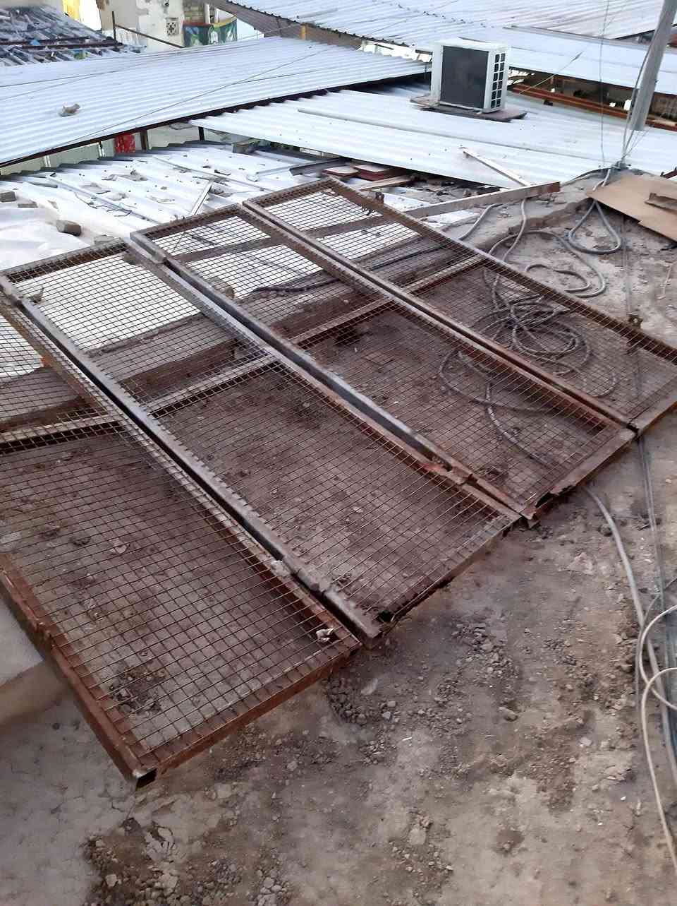 باب بي ار سي للبيع السعر 75 ارتفاع مترين وعرض مترين و30 سم نضيف مكان الماجديه الشراي اتصل ***********
