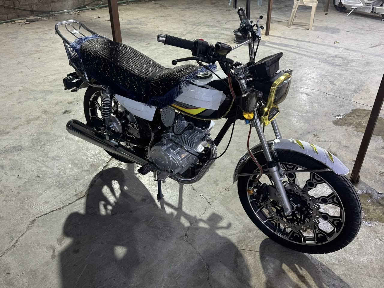 دراجه البيع موديل 25 صار شهر من شديتها بلكارتون ماشيه كليو واحد الرقم *********** متواجع بس ع رقم
