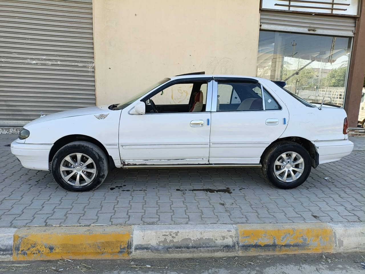 سلام عليكم لانترا للبيع موديل 94 رقم
ديالى تحويل ثاني يوم كير اتوماتيك  محرك نضاف فقط بل مكينه صوت مال جواكيج بسيط صدر جديد كهربائيات كلها شغاله خياسات مابيها مكان السياره ديالى دلي عباس السعر 20 وبيها مجال اتصل ودلل ***********
