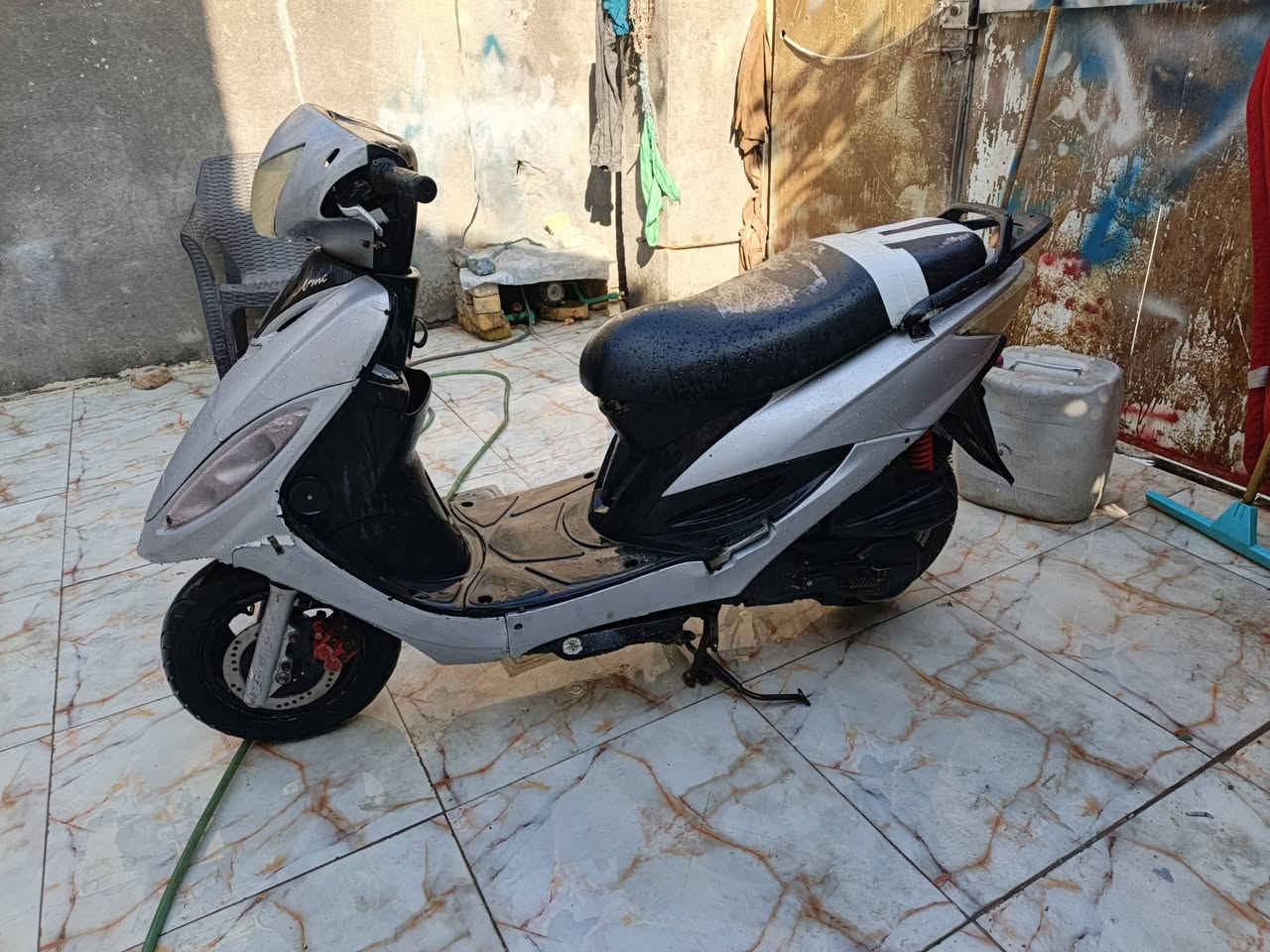 دراجه جي فور. جاهزه مابيها كل نقص شغاله سلف هندر. كهربائيات كامله 300 وبيها مجال ***********5
