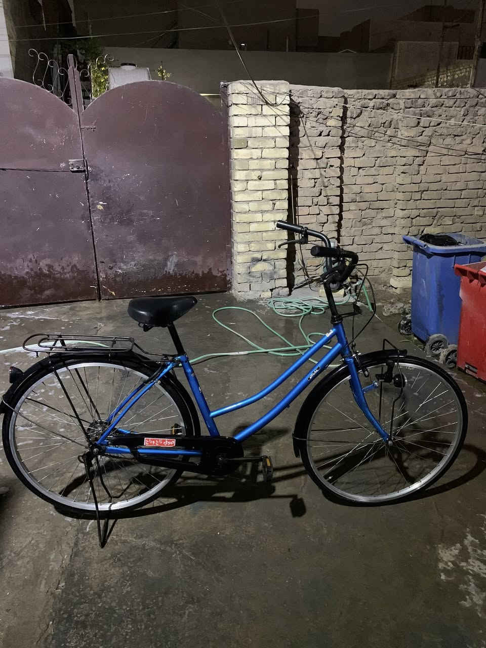 بايسكل بناتي  نضيف للبيع  داينمو شغال بريك امامي وخلفي شغال ما بي اي نقوصات  السعر ٧٥ الف  الي يريدة يتواصل وياي على الرقم ***********
