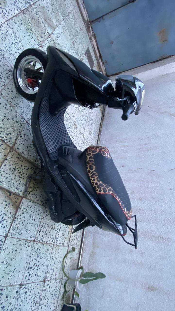 السلام عليكم 🤗🤭

دراجة ماكس عدلة للبيع 

دراجة بلادية وجديدة 

خير من الله كلة شغال 

سلف هندر كهربائيات

 كلهة شغال دهن

 جديد تايرات ختم واحد 

جيب فيتر وفحص عنوان

 السعر (700)وبيهه مجال بسيط

 البياع لاعلام (***********)...
