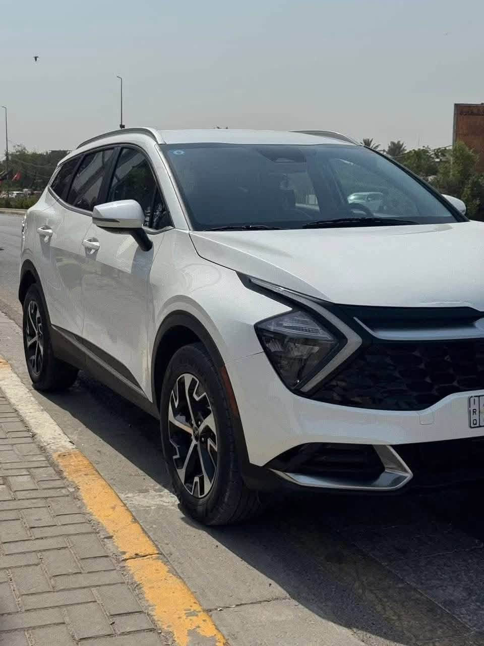 كيا سبورتج هايبرد
 وارد امريكي 2023 داخلة كلين تايتل ماشيه39 ميل  رقم بغداد 
بدون ايرباك ليبل واحد السيارة فقط pdr شبر بالبنيد رقم بغداد تحويل ثاني يوم وصار عندي بغداد صبغ بالباب الي خلف السايق
مواصفات السيارة
محرك 1600 تيربو 🚀
كشنات جلد
كشن كهربائي
تدفئه كشنات
تدفئه ستيرن
حساسات
رادارات ومانع تصادم
نقط عمياء
كير ماوس
بصمة ابواب 
تشغيل ع بعد
شاشه متصل جبيره
تبريد تحكم لمس
تبريد مناخي منفصل
سايد بريك دكمه 
بعد بيها هواي موصفات السيارة فول عدا الفتحة
السعر ١٩٥ $

رقم ***********
