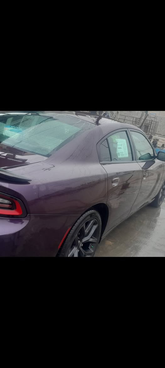 سلام عليكم جارجر ٢٠٢٢ كفاله من تبديل وصبغ فقط حاثهة دعاميه ماشيه ٥٠الف رقم بغداد تحويل مباشر للبيع او مراوس حسب قناعه مكاني بغداد هاتف ***********
