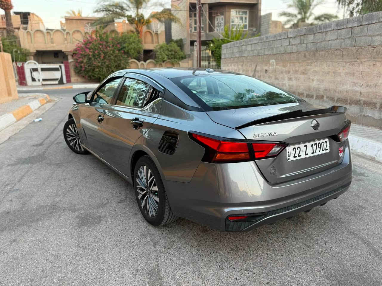 🚗 للبيع نيسان ألتيما🚗.  2023 .  SV
وارد أمريكي / رقم اربيل  بأسمي شرط التحويل رقم الدولي الجديد هزه وفحص  كله جديد
محرك مكفول 🔧 / كير مكفول
تخم تايرات جديد مبدل
باتري جديد
صدر ع الوكاله كامل 
 السياره حادثه جاملغ وشبر بل حافه مال بنيد وموضح بل سونار وباقي كفاله دواخل كله شرط 
  صفاح موس مكفوله كفاله عامه ماشيه 44 mi    (باقي السيارة وكالة)
مواصفات السيارة  
بصمه بصمه ابواب 
تشغيل عن بعد 
كشن كهرباء 
تغليف كامل 
محرك 2.5 لتر / 4 سلندر اقتصادي وقوي تنفس طبيعي 
شاشة لمس وسطية 8 إنج مع بلوتوث و USB وكار بلي  
سستم كامل سبورت رياضي 
كاميرا رجوع خلفية 
نظام سبورت
لايت زنون +لد نهاري 
ستيرن رياضي D + كاربون فايبر  
مثبت سرعه 
ويل كب كروب 
رادار امامي وخلفي وجانبي 
توقف ذاتي وخروج ع المسار 
نظام أمان حديث (ABS / Airbags)
تصميم أنيق ورياضي بلون الفيلي 
سيارة كاملة مكملة تجي تفحص وتشوف بعينك كعدتها حلوه وسيارة ما تصرف عليها كلشي سعر 148
مكان السياره ديالى بعقوبه 
***********
