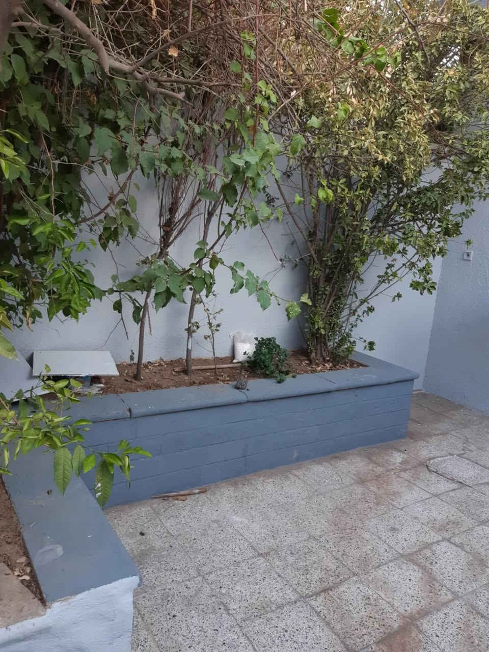 بيت للبيع
مثل ماواضح بالصوره
المكان موصل جانب الايسر حي المعلمين
طابق واحد 116 متر شروق تام  يتكون من غرفة نوم وهول واستقبال ومطبخ السعر ب116 للاستفسار اتصال عالرقم
***********
