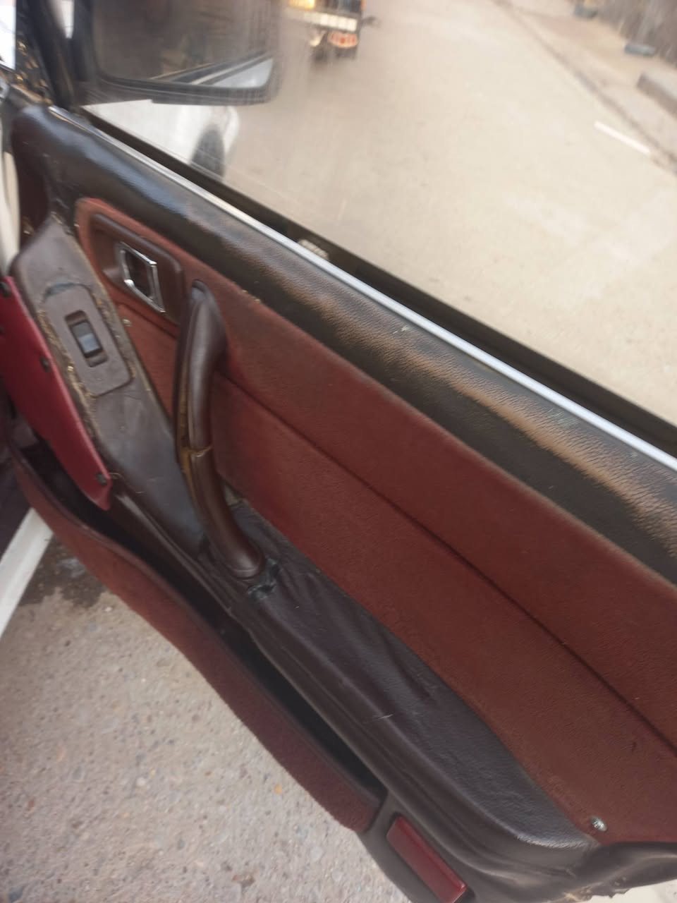 سلام عليكم سوبر هارتوب موديل ٩١ للبيع سياره جاهزة محرك ففتي كير اوتو رقم بغداد سنويه ٢٧مكانات صبغ تخم تاير لايت زنون تبريد ثلج السعر ٥٠ وبيهة مجال قليل مكان بغداد رقم ***********
