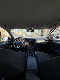 اخوان السيارة بيها كل المجال لان مستعجل عل بيع بس ب اليرضي الله مو بخس...