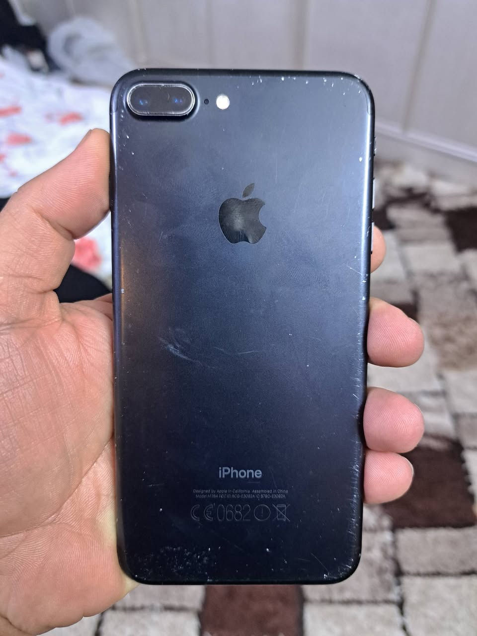 ايفون ٧ بلص ذاكىة ٣٢ بيه فطر بالبلازمة شغال سعره ٤٠ الف
***********
