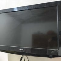 شاشة LG • أصلية • فوق ٣٢ بوصة