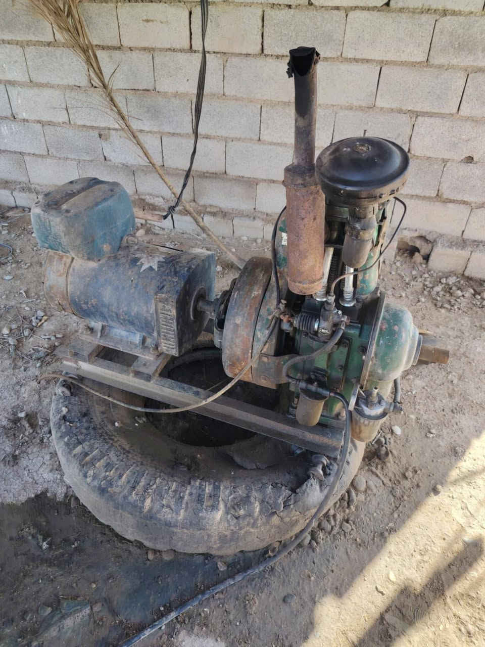 مولدالبيع هندي 10حصان راس توليد7,5كيفي والله نضيف السعر450وبيه مجال ***********
