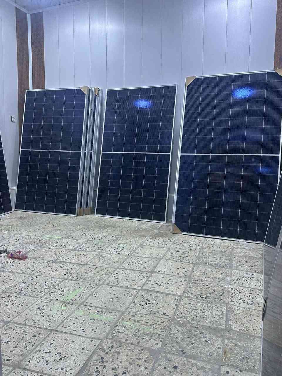 كم سنة أخرى ستبقى تنتظر كهرباء لا تأتي كما يجب؟
الناس التي فهمت اللعبة بدأت تتحول إلى الطاقة الشمسية، لا من باب الترف، بل من باب العقل.

منظومة مدروسة تعني:

- راحة أكثر

- تشغيل أفضل

- مصاريف أقل على المدى الطويل

إن كنت تفكر فعلاً بحل حقيقي، فاكتب 
وسنوضح لك ما الذي يناسب بيتك أو مشروعك.

#طاقة_شمسية #كهرباء #العراق #توفير #منظومات #استقرار_الطاقة

زورونا الرميثة شارع الإطفاء مقابل مدرسة الرميثة
رقم والاستفسار. ***********
