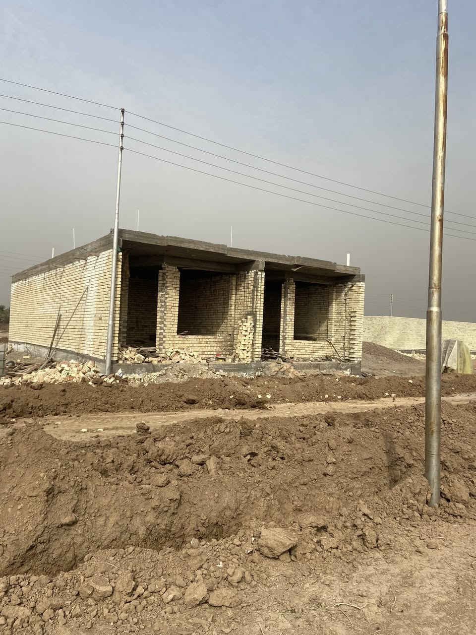 توجد قطع اراضي طابو زراعي سند ٢٥ بلقرب من جسر المثنى باتجاه مرور التاجي  مقابيل الطي  خدمات قيد الإنشاء ولعمل مستمر
الاستفسار واتساب
***********
